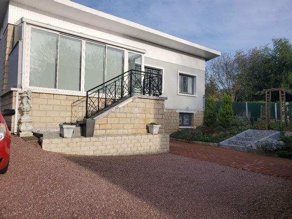 Maison  avec jardin , liaison Paris en train et gare proche a pied