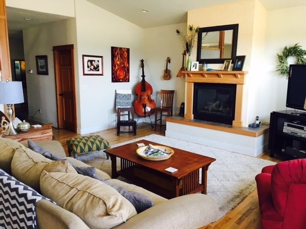 4 bedroom, 3 bath Craftsman family home in charming Ashland, OR