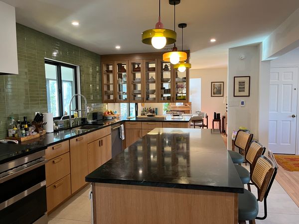 Spacious four bedroom house, new chef's kitchen, wooded surroundings, minutes to Woodstock.