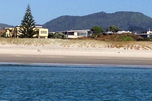 Absolute Beachfront Luxury Holiday House