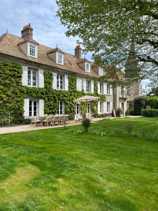 Ancien Prieuré - 45min de Paris - calme absolu - piscine chauffée