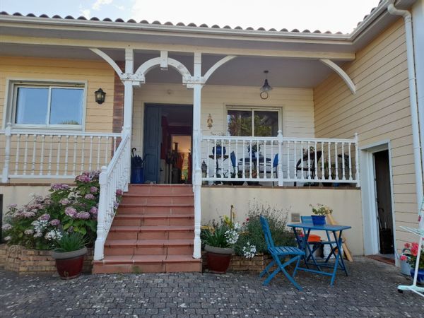 Entre l océan et le puy du fou