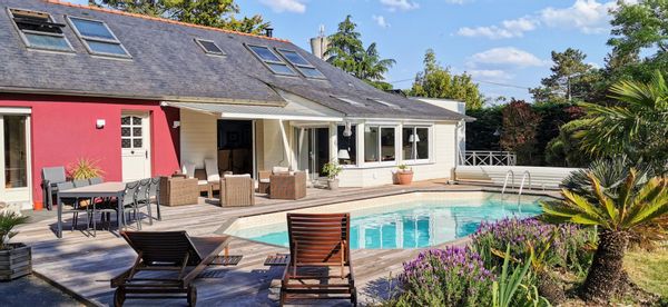Grande villa avec piscine et parc arboré à 15mn d'Angers