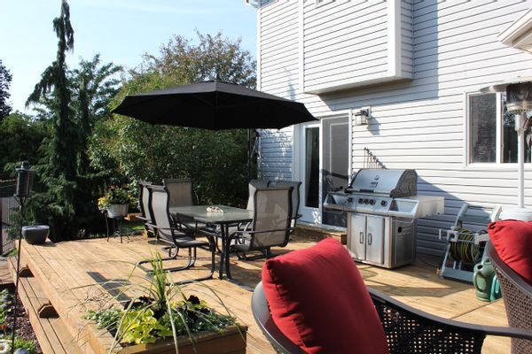 Large, beautiful family home on wine route near Niagara Falls and Toronto