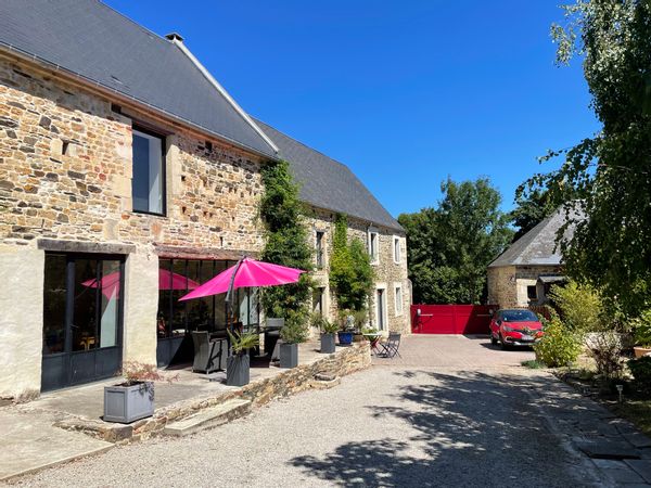 Maison de caractère située entre les plages du débarquement et la Suisse normande