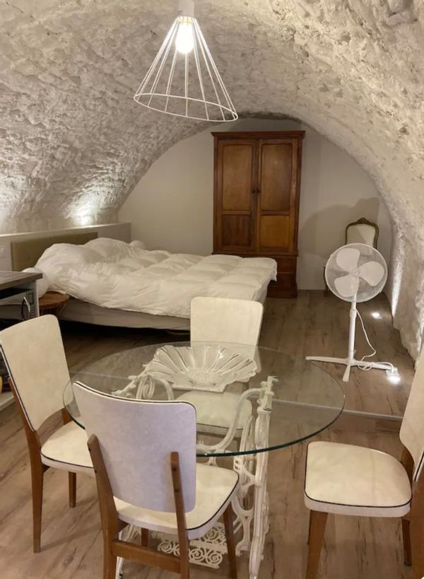 Les Matelles : charmant studio en pierres