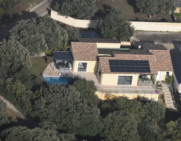 Maison avec jacuzzi et piscine en Drôme Provençale.