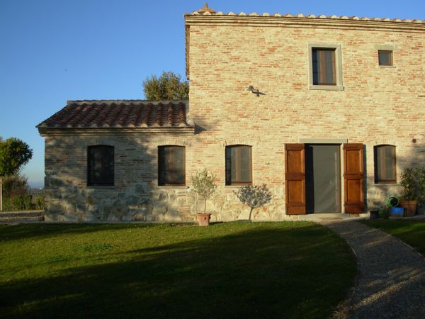 Tuscan Country House for 6 people, ideally located