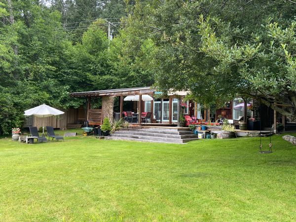 Salt Spring Island Lake Retreat