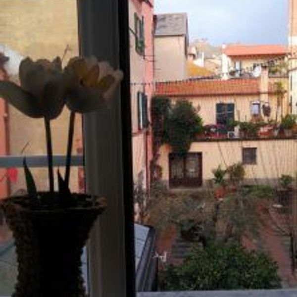 CARATTERISTICO APPARTAMENTO NEL CENTRO STORICO DI ALBENGA