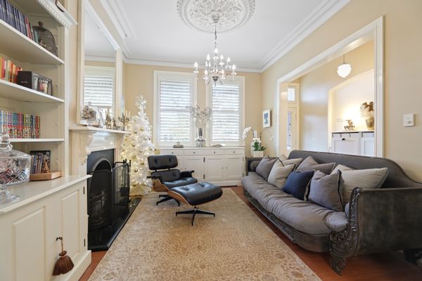 Timeless Victorian Style 4-Bedroom Terrace Home in the heart of Newtown