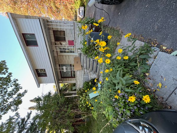 Well located house close to downtown and the airport