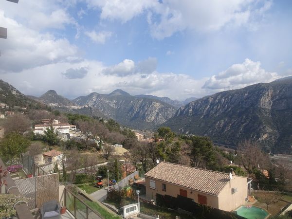 Au calme, près des montagnes,  à 30 mn de Nice