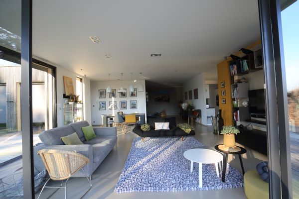 La maison au toit végétalisé