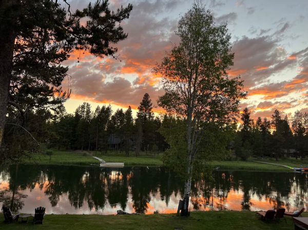 Sunriver/Bend/Caldera Springs, Oregon.  Riverfront AND Golf course home.