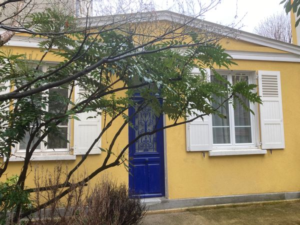 Ideal for couple - studio in the city center of Vincennes - opposite public transportation