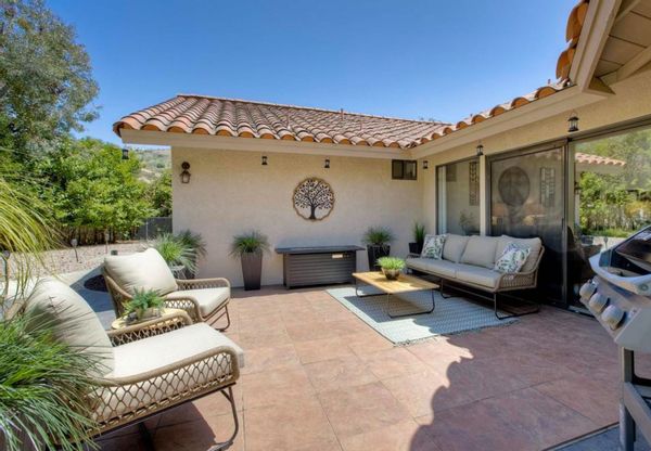 Paint your new picture in Sunny Southern California where the sun shines nearly every day!
