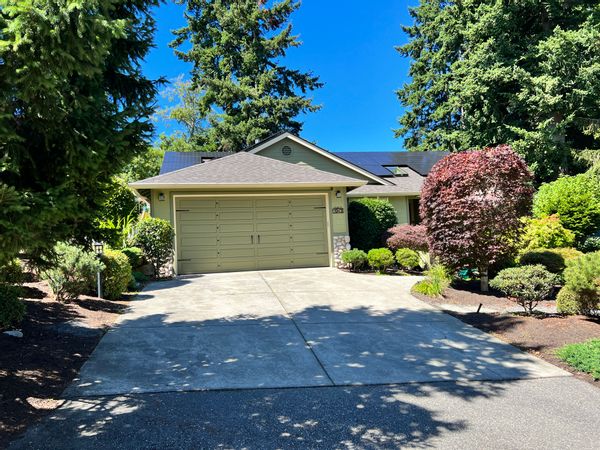 3 Bedroom Home between Seattle, WA and Vancouver, BC