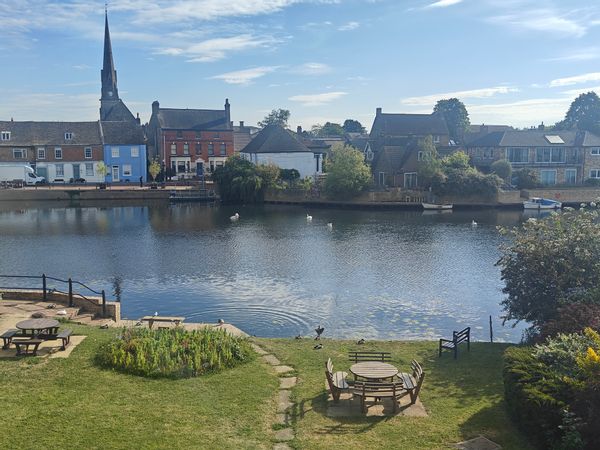 2 bed riverside apartment