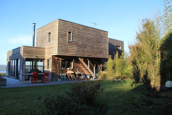 Belle maison bois d'Architecte.
NOUS NE FAISON PAS D’ÉCHANGE POUR 2024. Désolé. Merci.