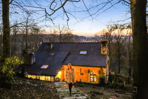 TrumpetHouse.com is a unique holiday cottage in a wooded area.