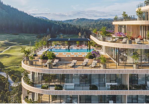 Ultra recreational home 20 minutes from downtown Victoria-One Bear Mountain