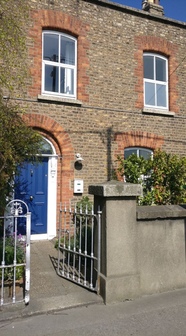 Beautiful terraced house in leafy suburb