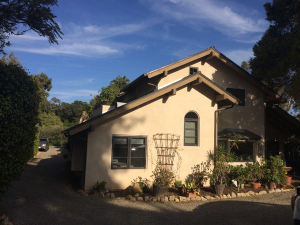 Three bedroom home walking distance to the beach