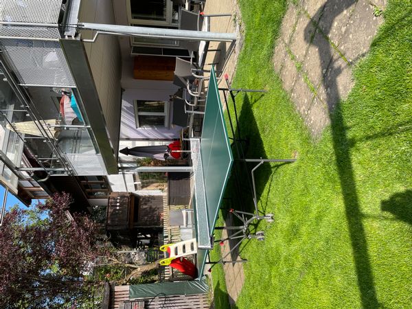 Ladi's house