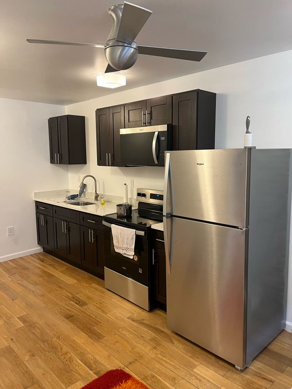By calendar only, please. Upper Manhattan 1 Bedroom Apartment, 30 min to Midtown NYC & Museums.