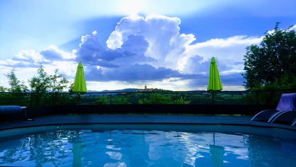 Maison d'artiste Les terrasses des volcans d'Auvergne Chaîne des Volcans  Patrimoine mondial  UNESCO