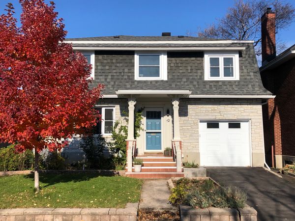 Large Bright Family Home in Ottawa in Fantastic Neighbourhood!