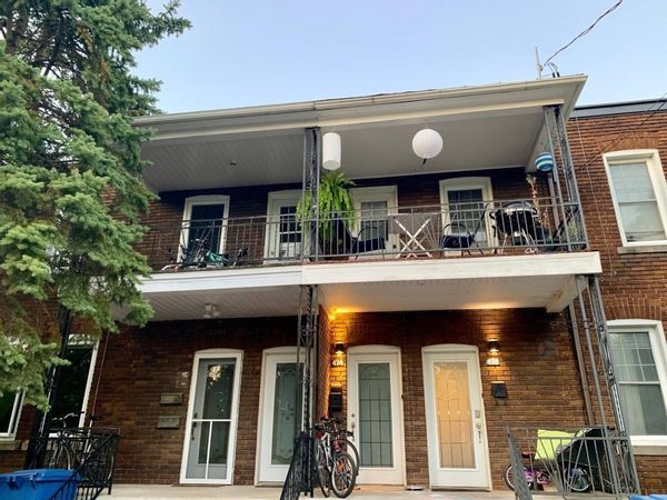 L'appartement de Stefanie dans une chic banlieue de Montréal