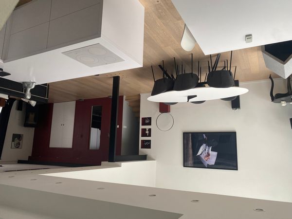 Maison volumineuse type loft, baignée de lumière avec un beau jardin, à 3 kms du centre de Lille