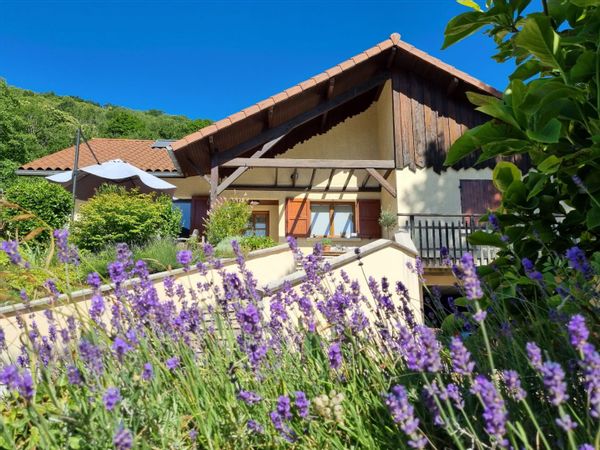 Entre montagne et lac, avec vue dégagée