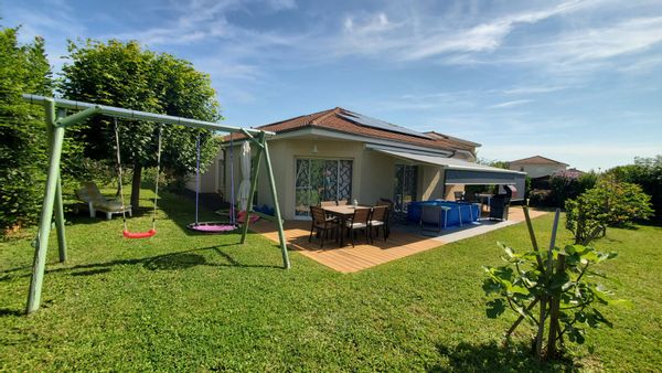 Maison proche du parc des volcans d' Auvergne (UNESCO).