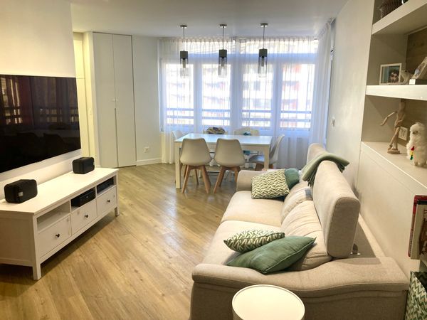 Acogedor piso familiar en Tolosa, con terraza y garaje, vistas a Uzturre y cerca de mar y montaña.