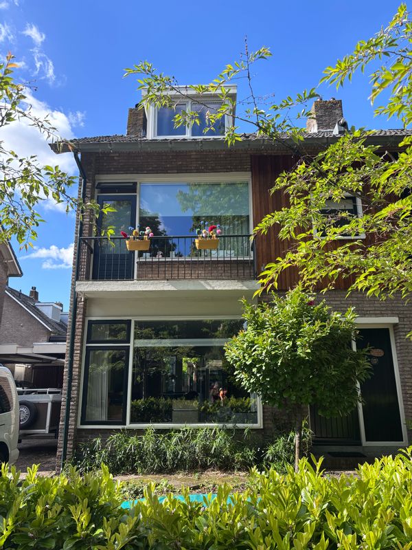 5 bedroom family home 5 minutes from the old city center of Dordrecht