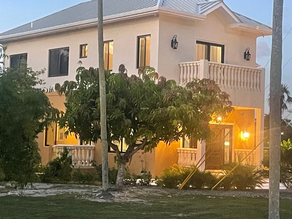Beautiful Seaview Newly Built Villa in Cayman Islands