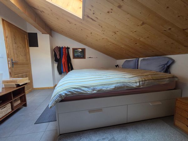 Chambre familiale de 2 à 4 personnes avec espace partagé