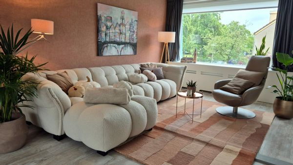 Luxurious Family Home | 5 min. to City Center | Kids Playroom | Garden