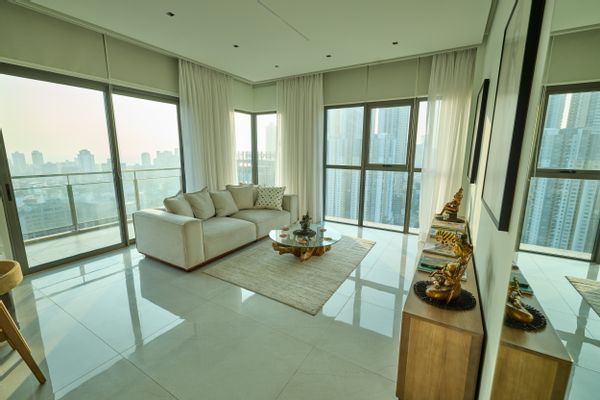 30th floor 2bed/2bath Colombo high-rise apartment with sweeping views of skyline and ocean