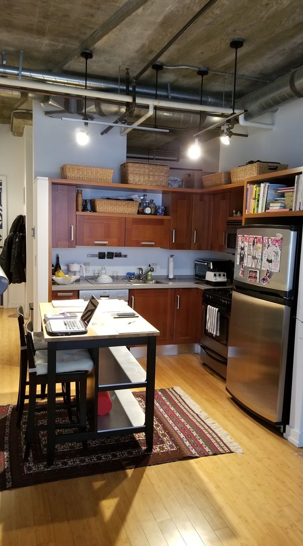1 bedroom with a den in the centre of DC - great location
