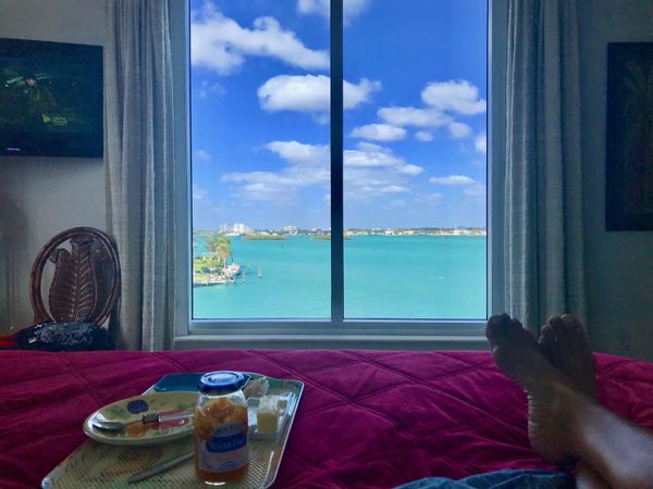 Amazing view!! Miami- at Glamorous Bal Harbour-( minimum 7 days)