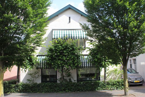 Detached, spacious authentic family house on quit spot, close to downtown Harderwijk