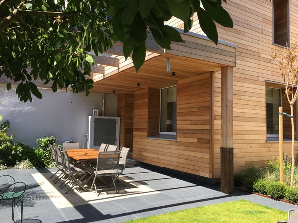 BRETAGNE SUD - Grande Maison de village avec jardin-terrasse paysagé