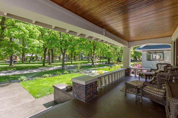 Historic Manito Park Craftsman Home - 4 Bedroom, 3 bath