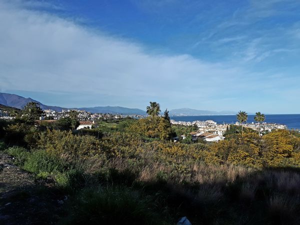 Precioso bajo con jardín en Manilva (Costa del Sol) Málaga.