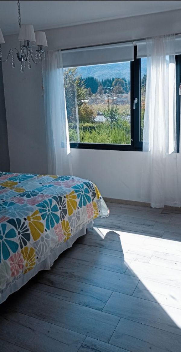 Casa cómoda cerca de todo.tu lugar para disfrutar Villa la Angostura