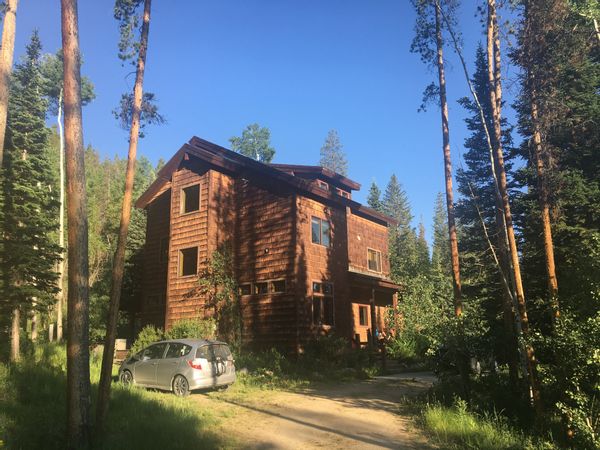 Beautiful 4 bedroom with amazing views and hot tub